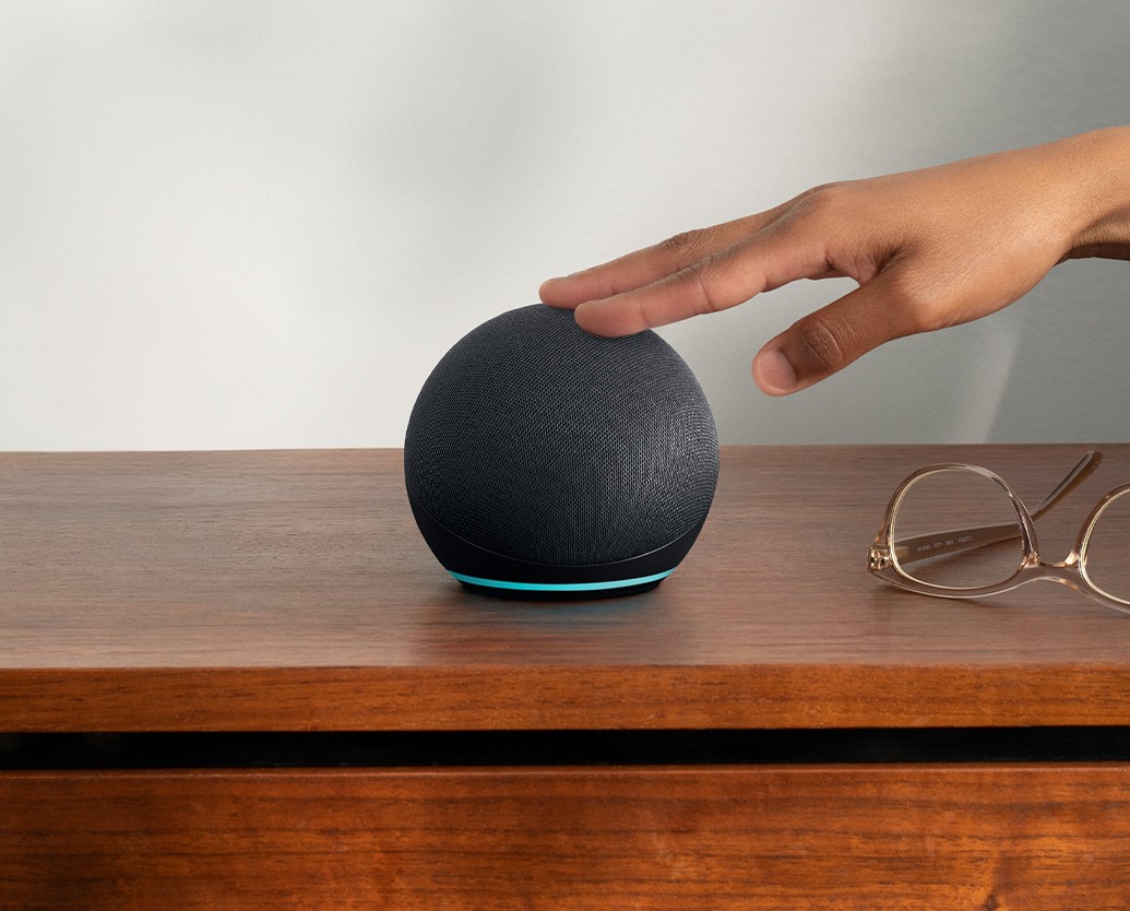 Amazon - Echo Dot (5th Gen) Smart Speaker with Alexa - Black