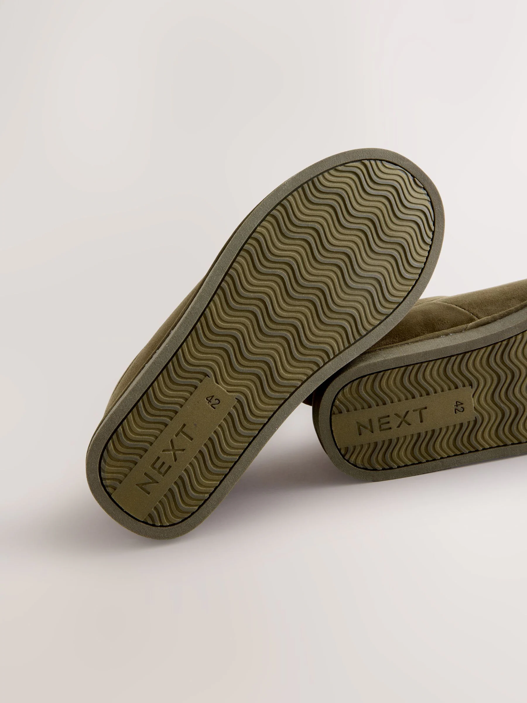 Neutraal - Gebreide laarspantoffels met omslag