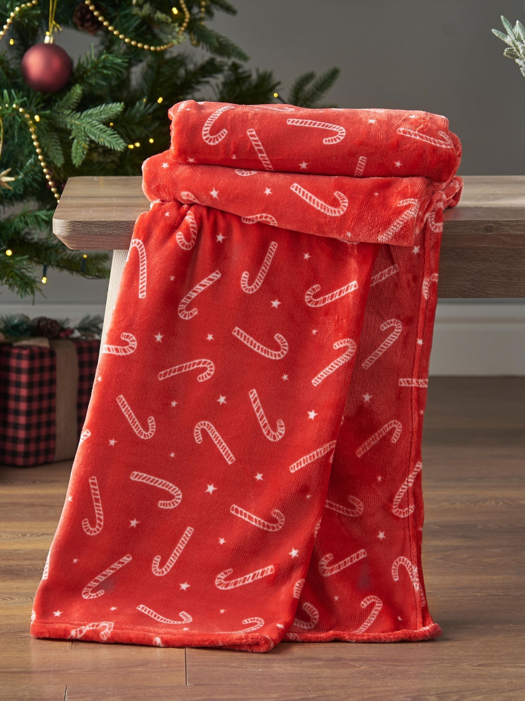 Catherine Lansfield - Behaaglijke warme teddy fleecesprei met notenkrakerkerstprint