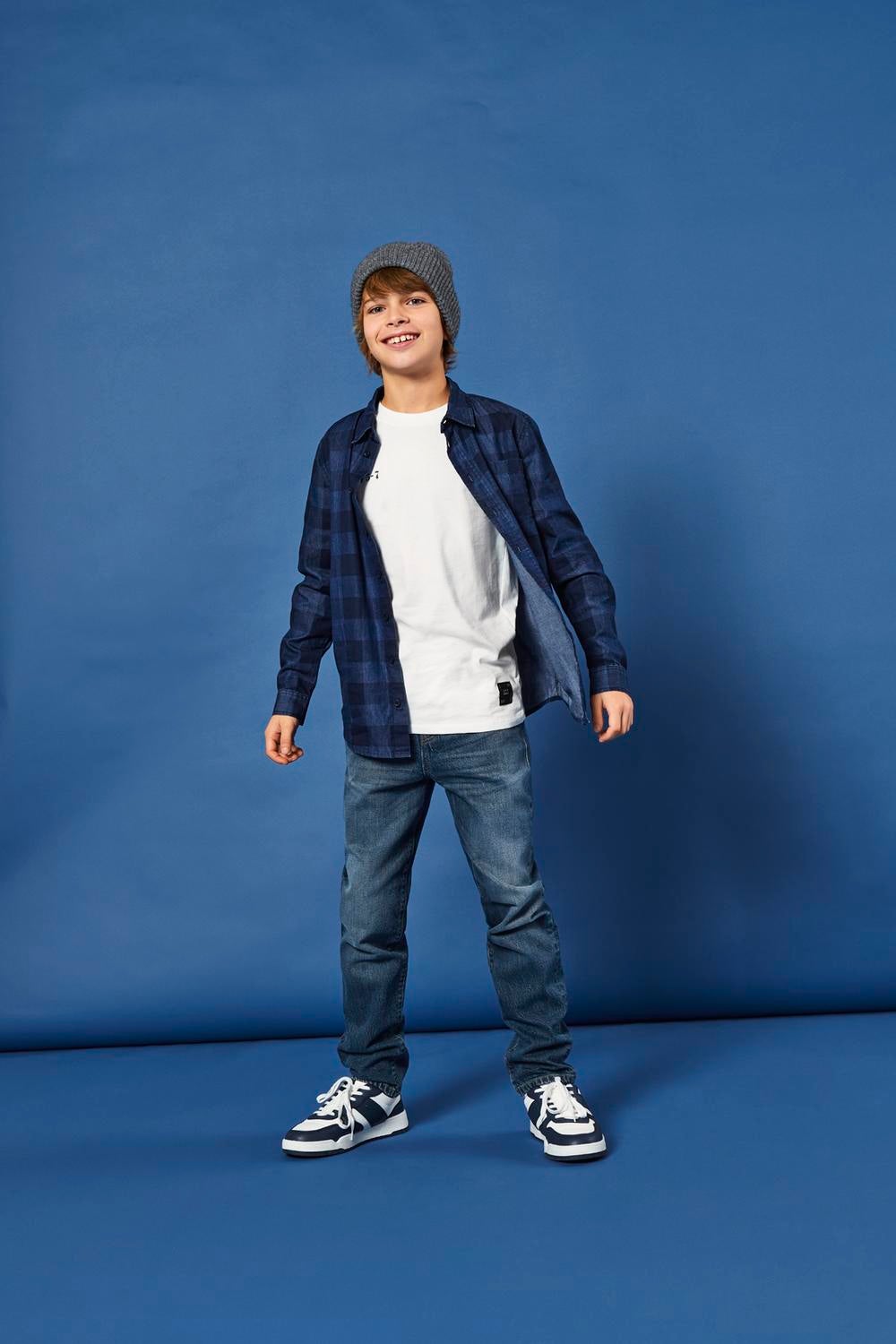 KOBAVI Locker geschnitten Jeans Medium Blue Denim
