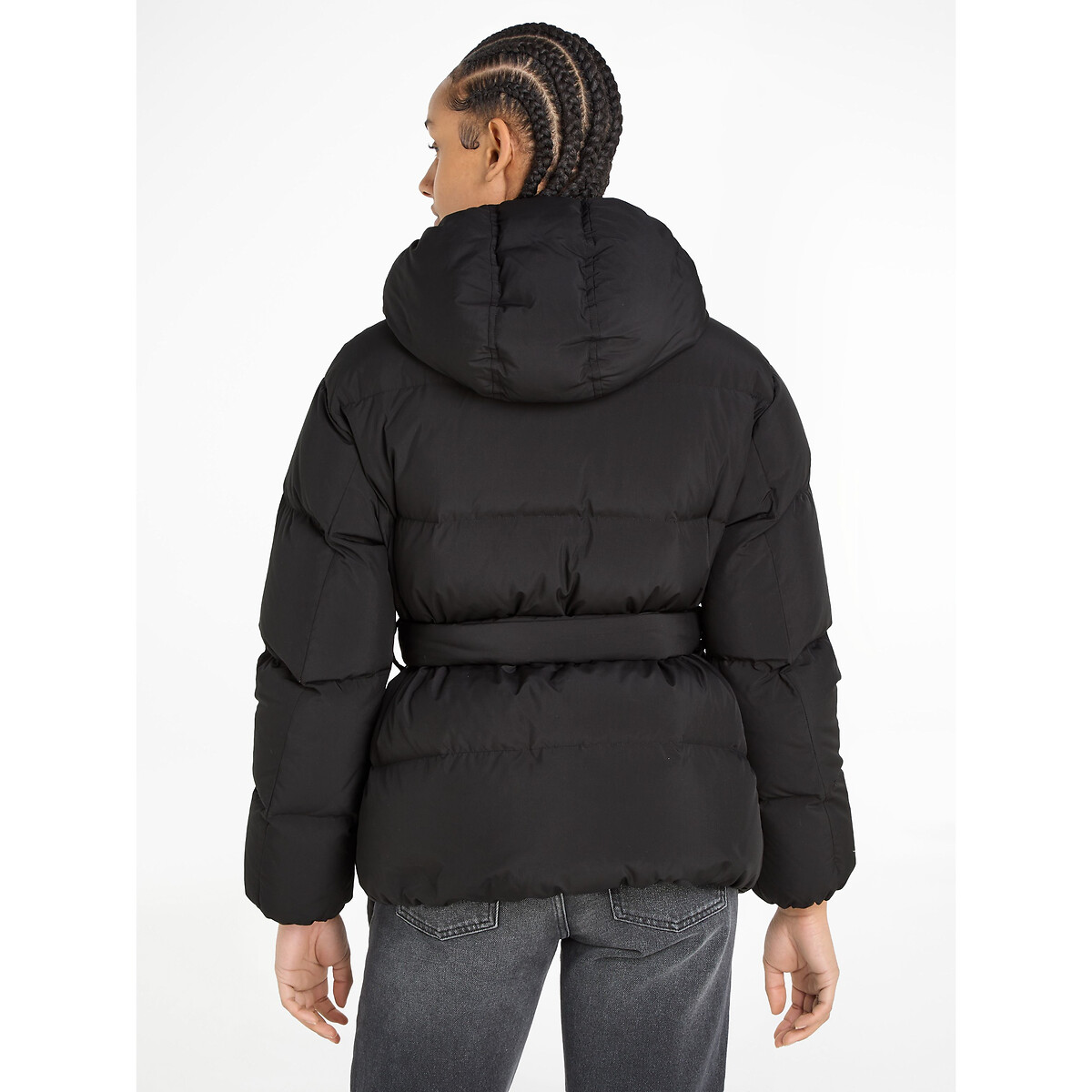 TOMMY JEANS<br>Jaqueta curta de plumas com capuz e cinto