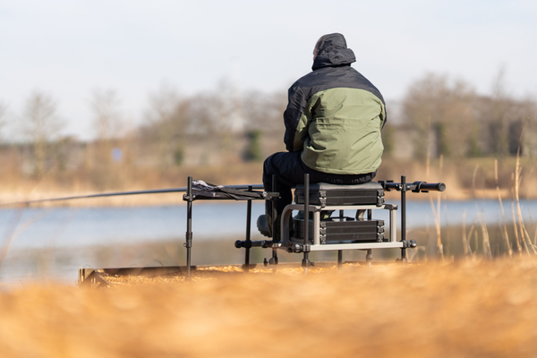 Table à appâts avec pare-soleil Ultimate Seatbox Bait Tray With Cover
