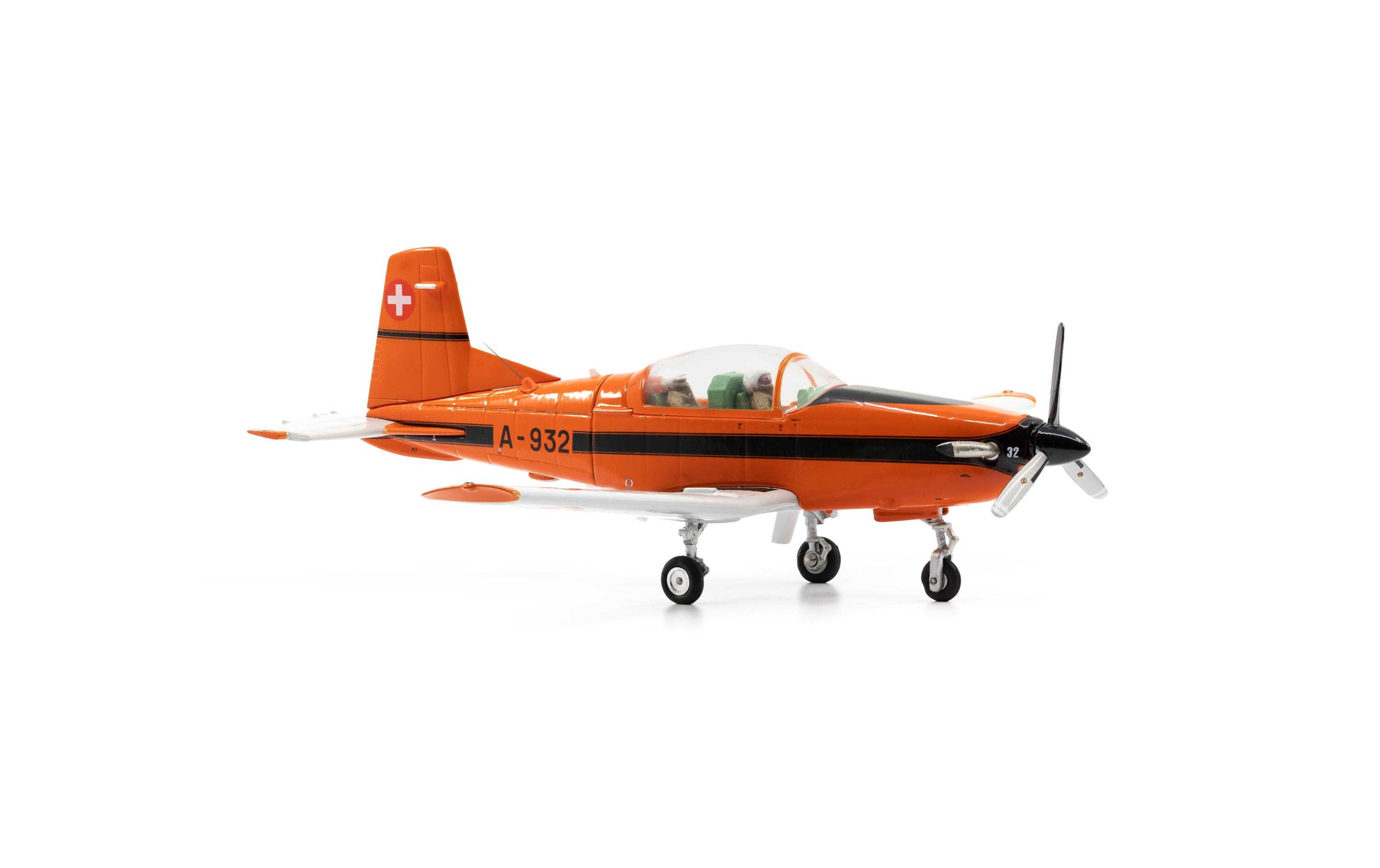 Pilatus PC-7 A-932 - Ursprungsbemalung Orange 1:72Detailliertes Flugzeugmodell