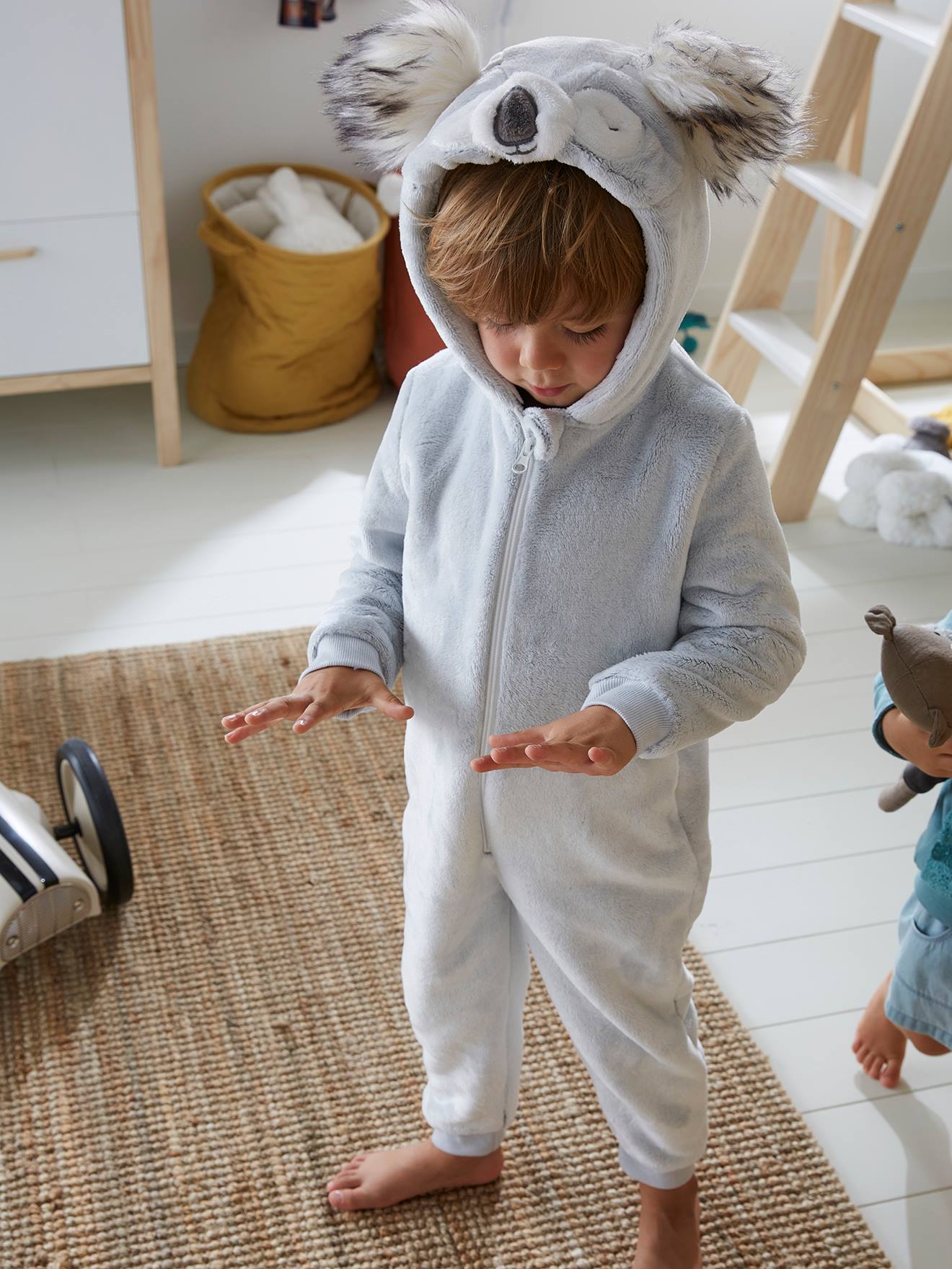 pijama de veludo cinza claro mesclado com estampa de coala