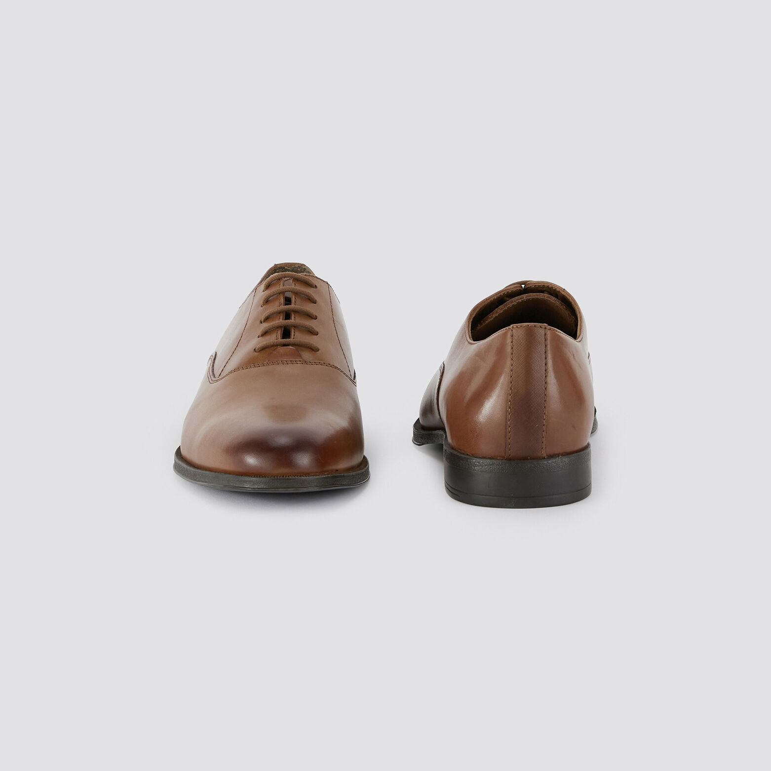 Chaussures de costume richelieu en cuir Camel