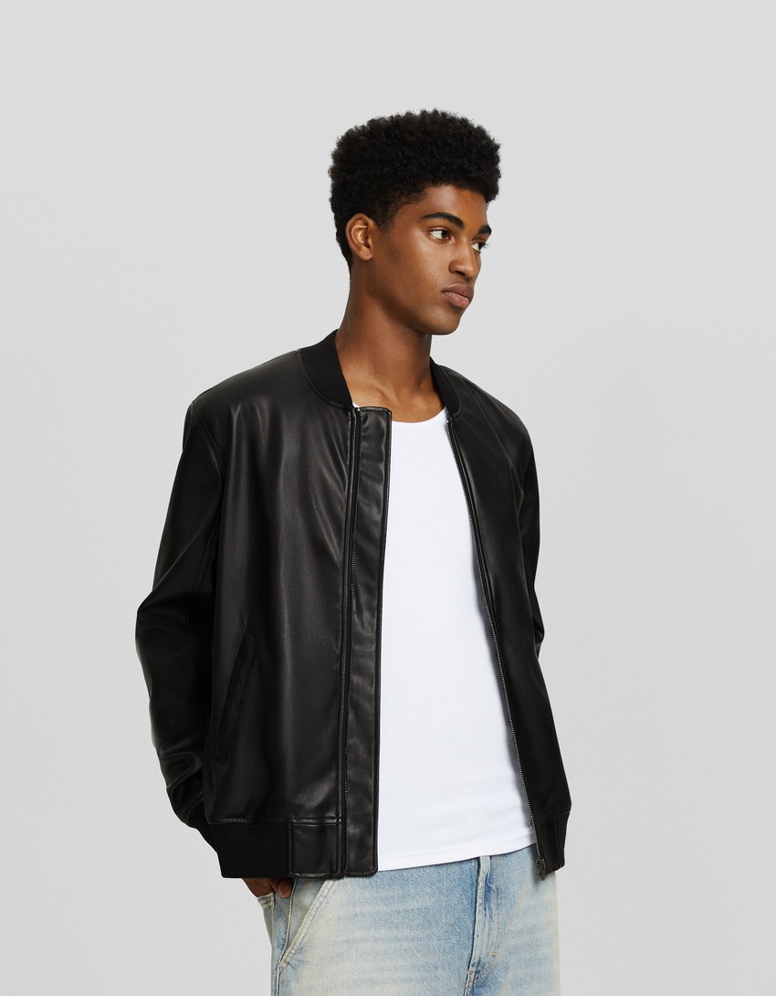 Jaqueta bomber com efeito de couro