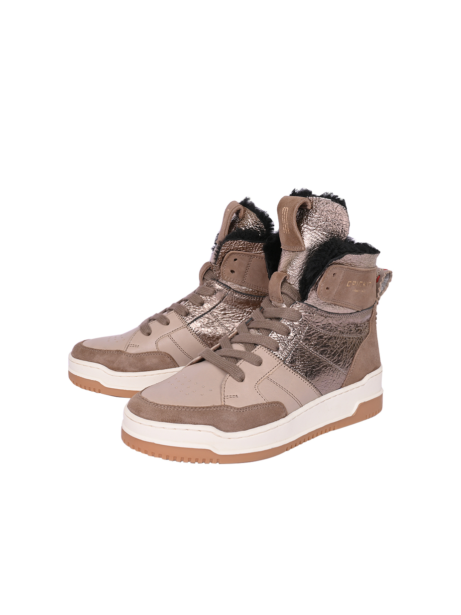 SNEAKER NAILA