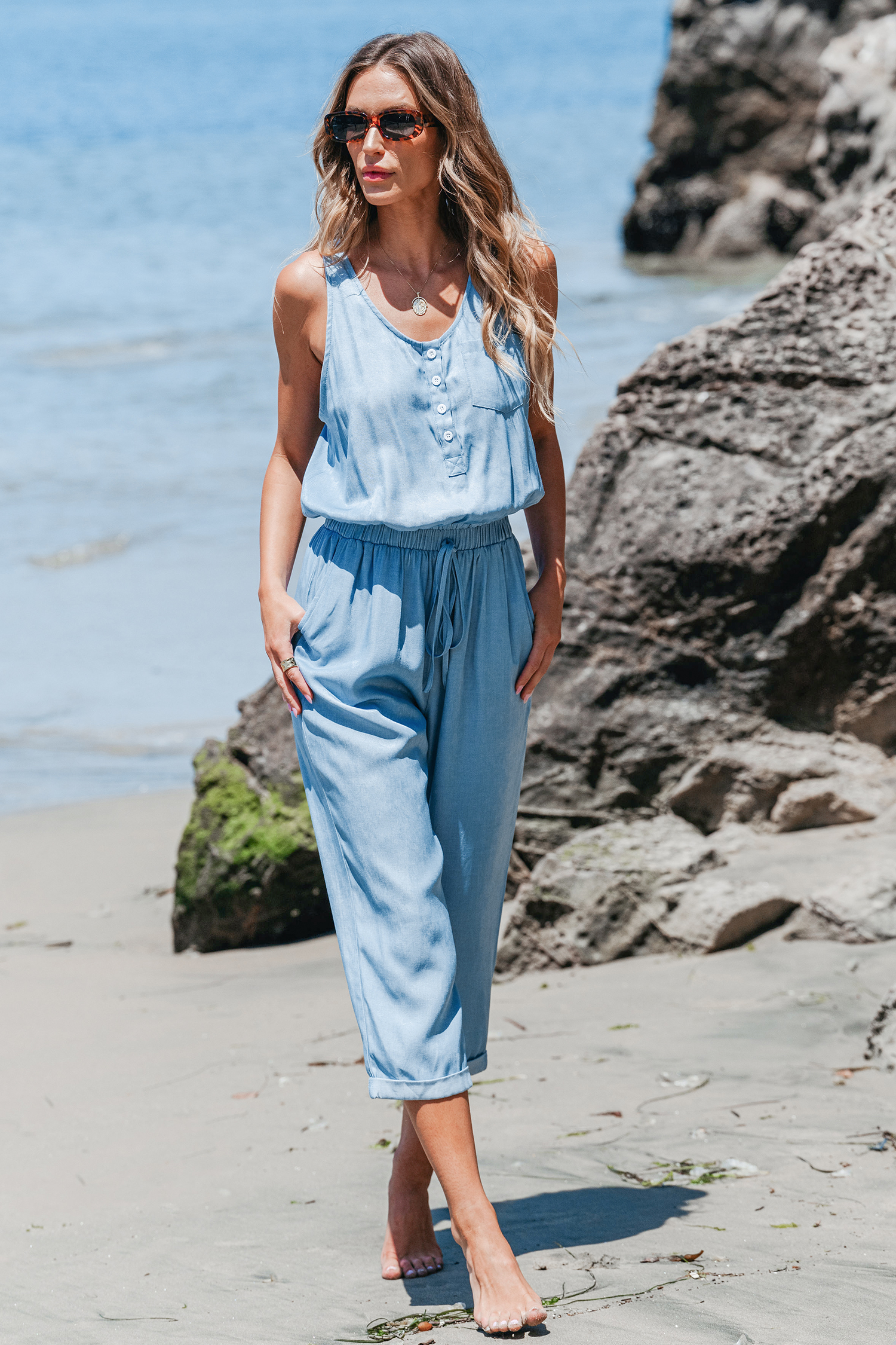 Combinaison en denim avec taille à nouer