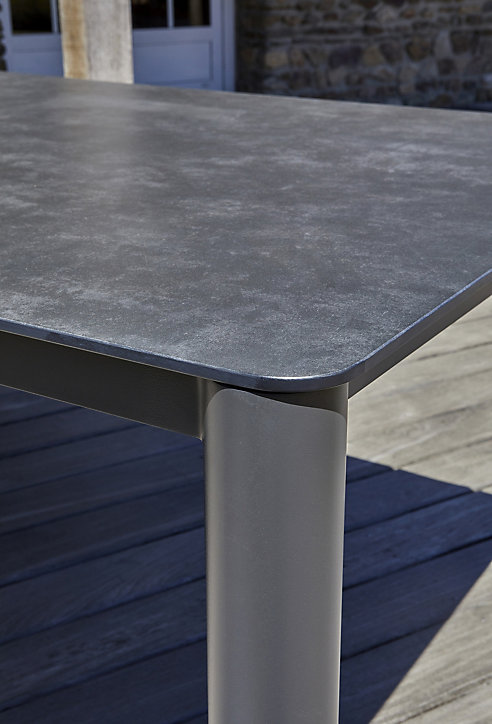 Table de jardin Camargue en aluminium coloris gris anthracite L.220 x l.100 x H.75 cm