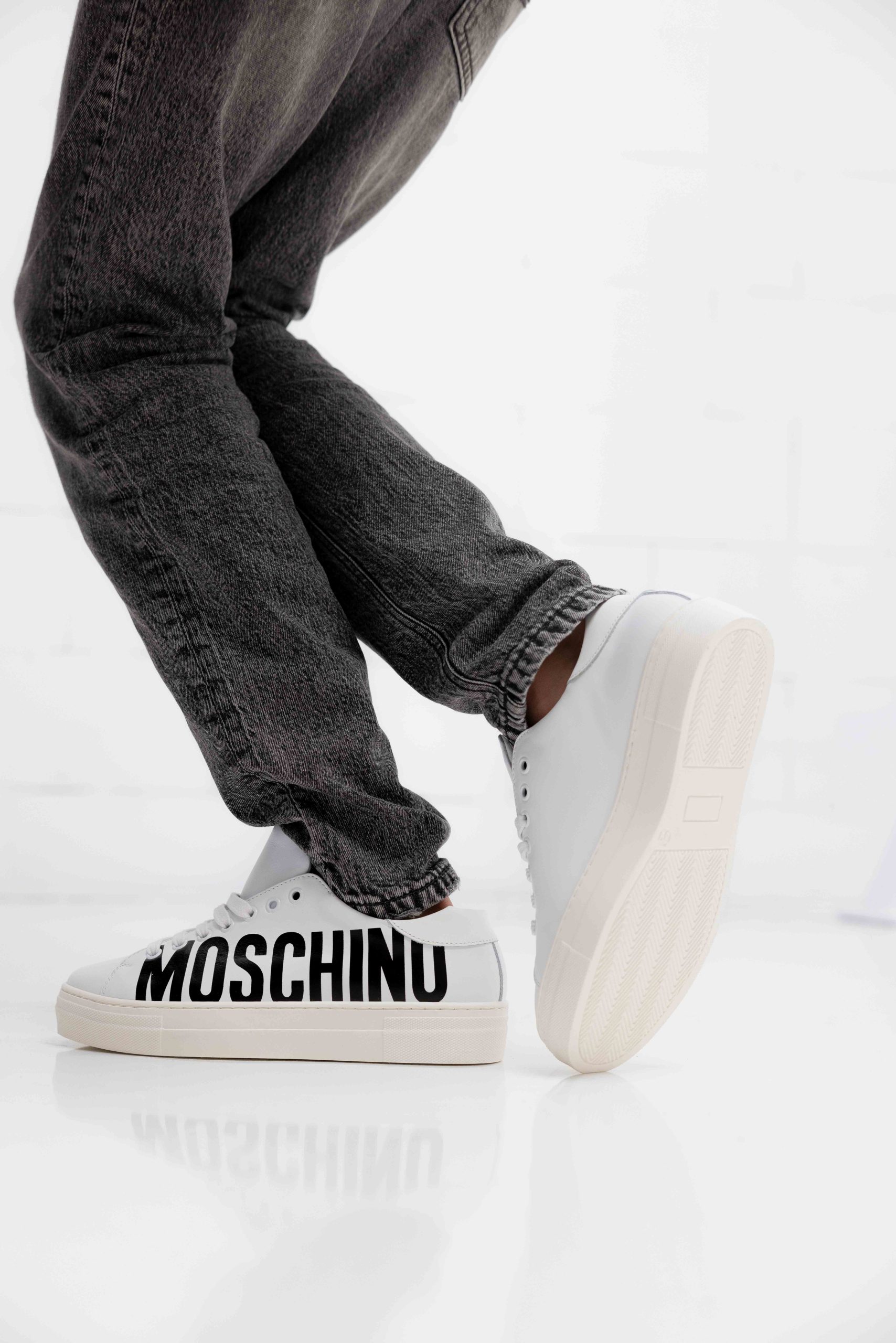 Moschino 77424 Sneakers Kids Wit/Zwart
