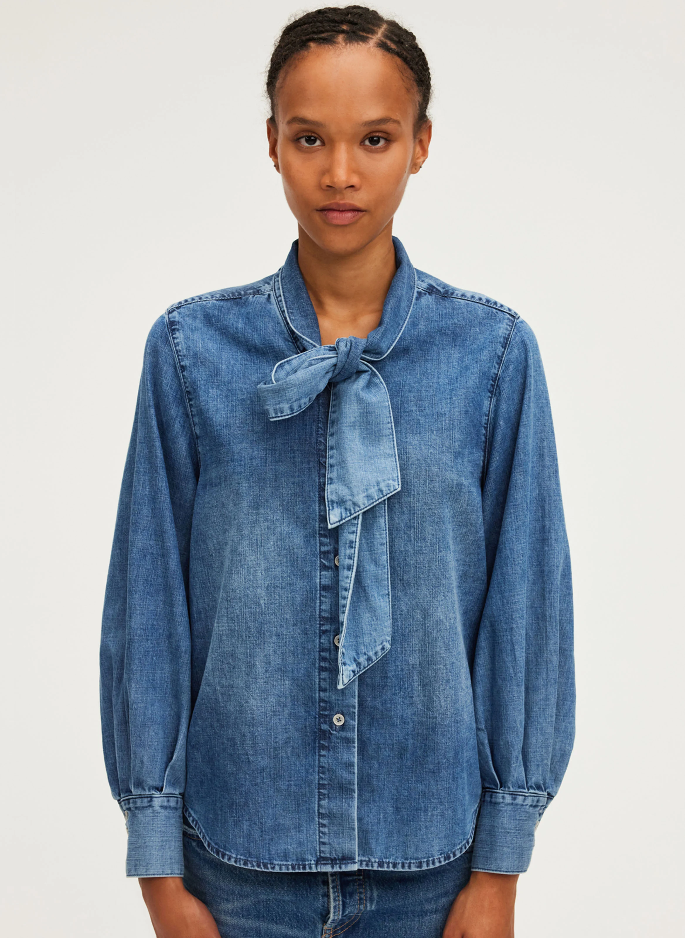 BRYONY - Chemise col lavallière en denim de coton| Bleu