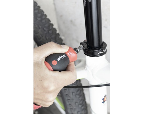 Wiha Stubby schroevendraaier met bitmagazijn inclusief 7 dubbele bits