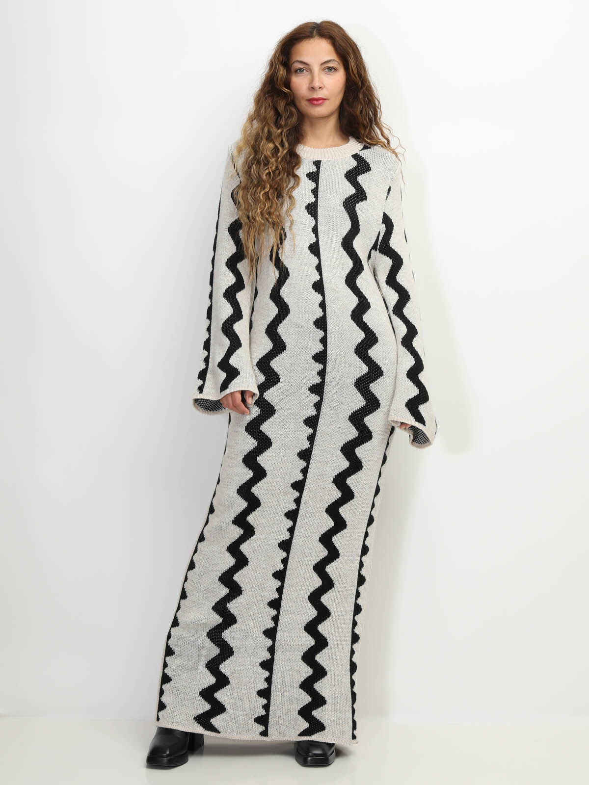 Robe pull longue à motif vagues- beige_noir