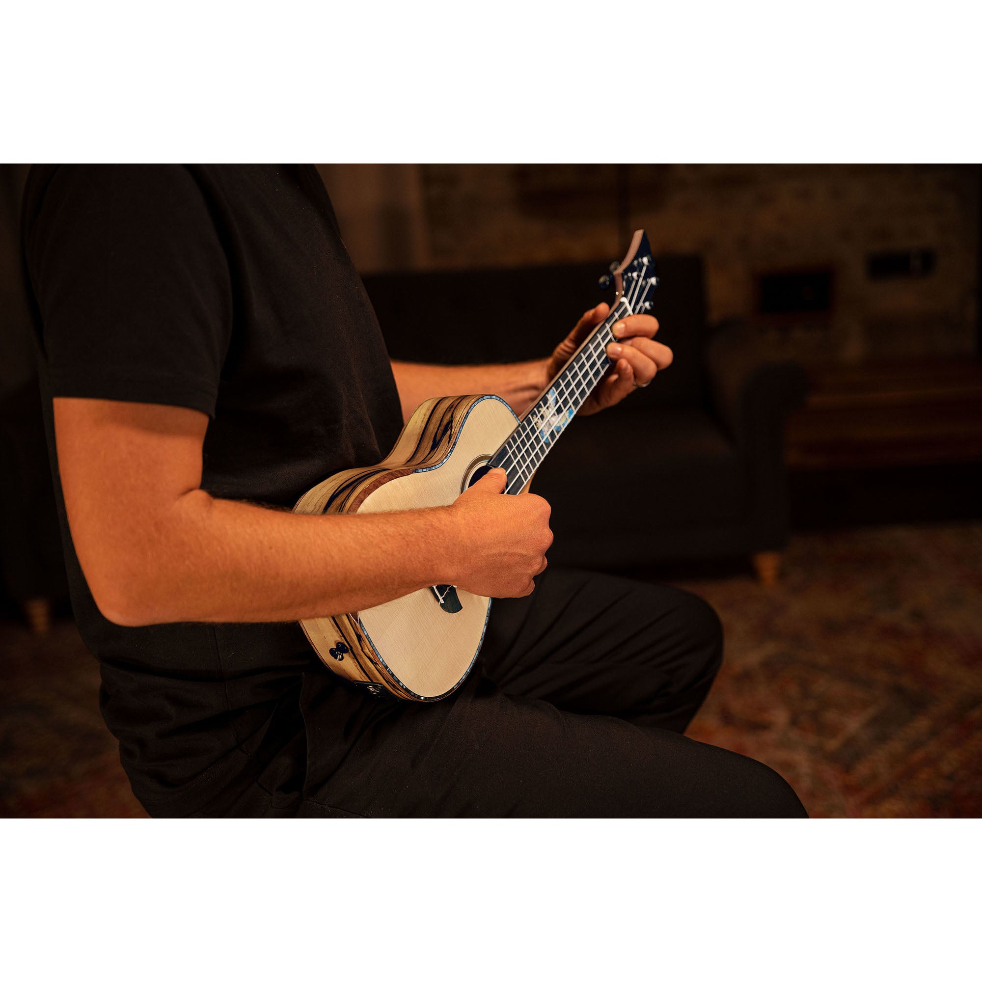 Ortega The Private Room EAGLESUITE-U Concert Ukulele E/A concert ukelele met gigbag