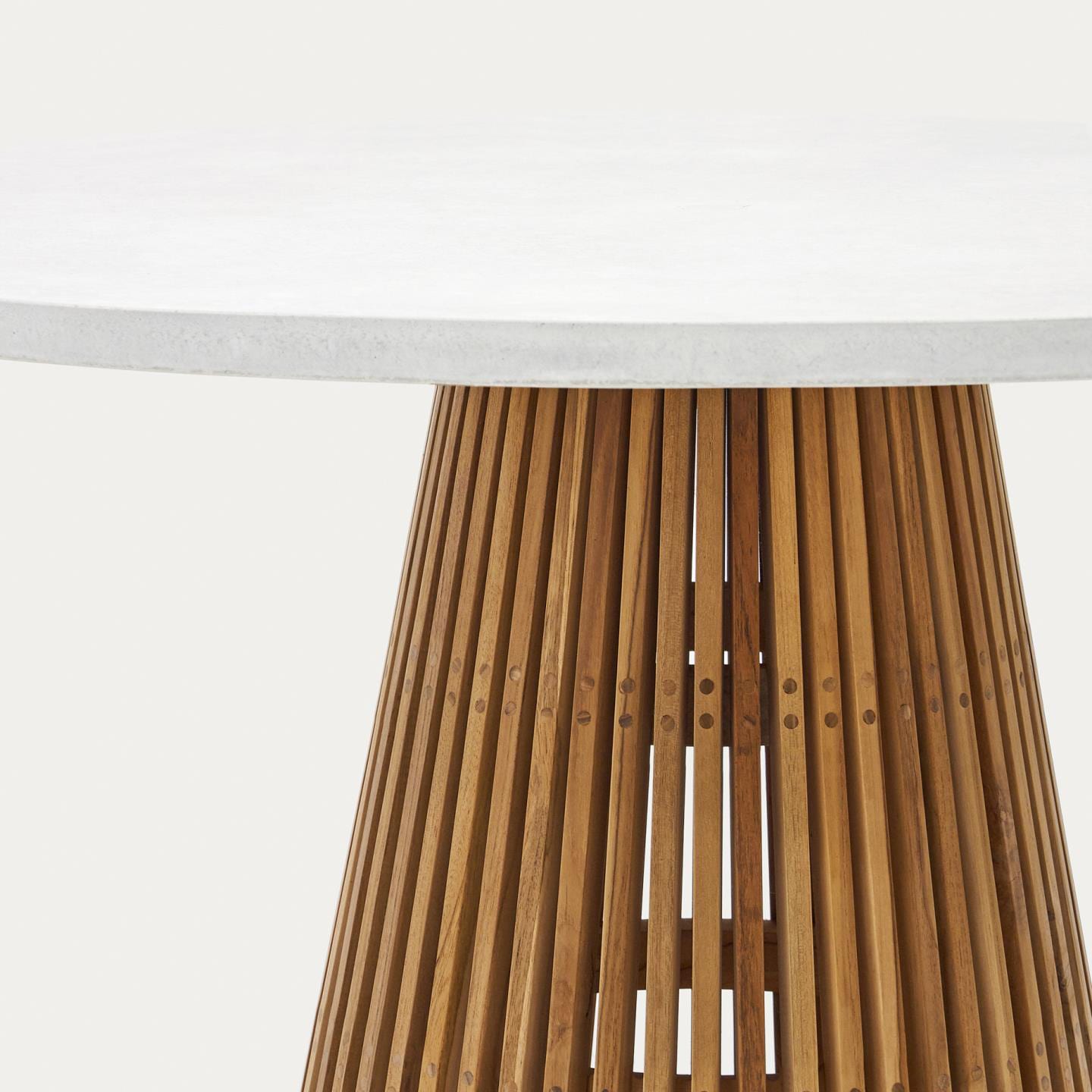 Kave Home Gartentisch ALCAUFAR 120 cm Teak /weiß