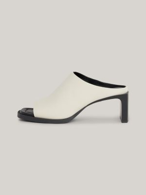 Mules de couro com salto bloco