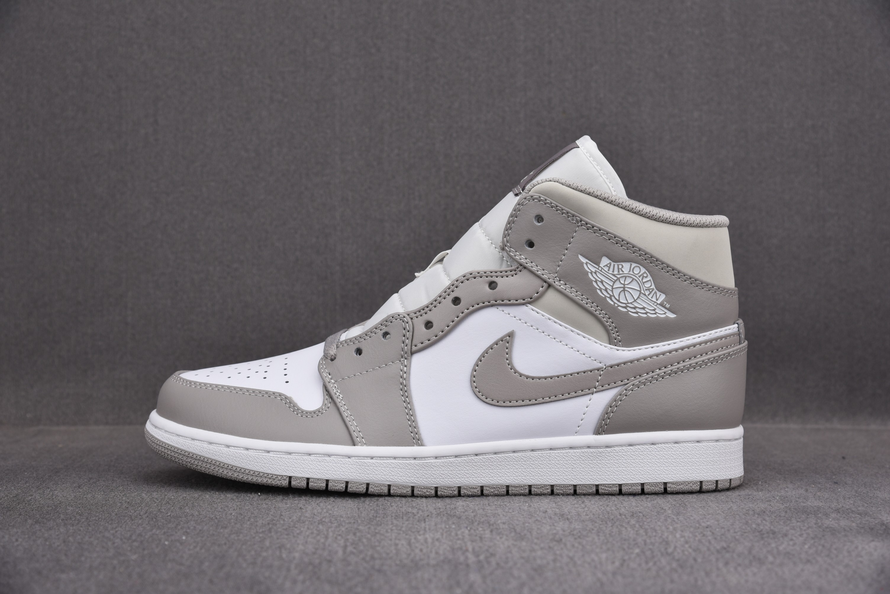 Jordan 1 Mid Linen