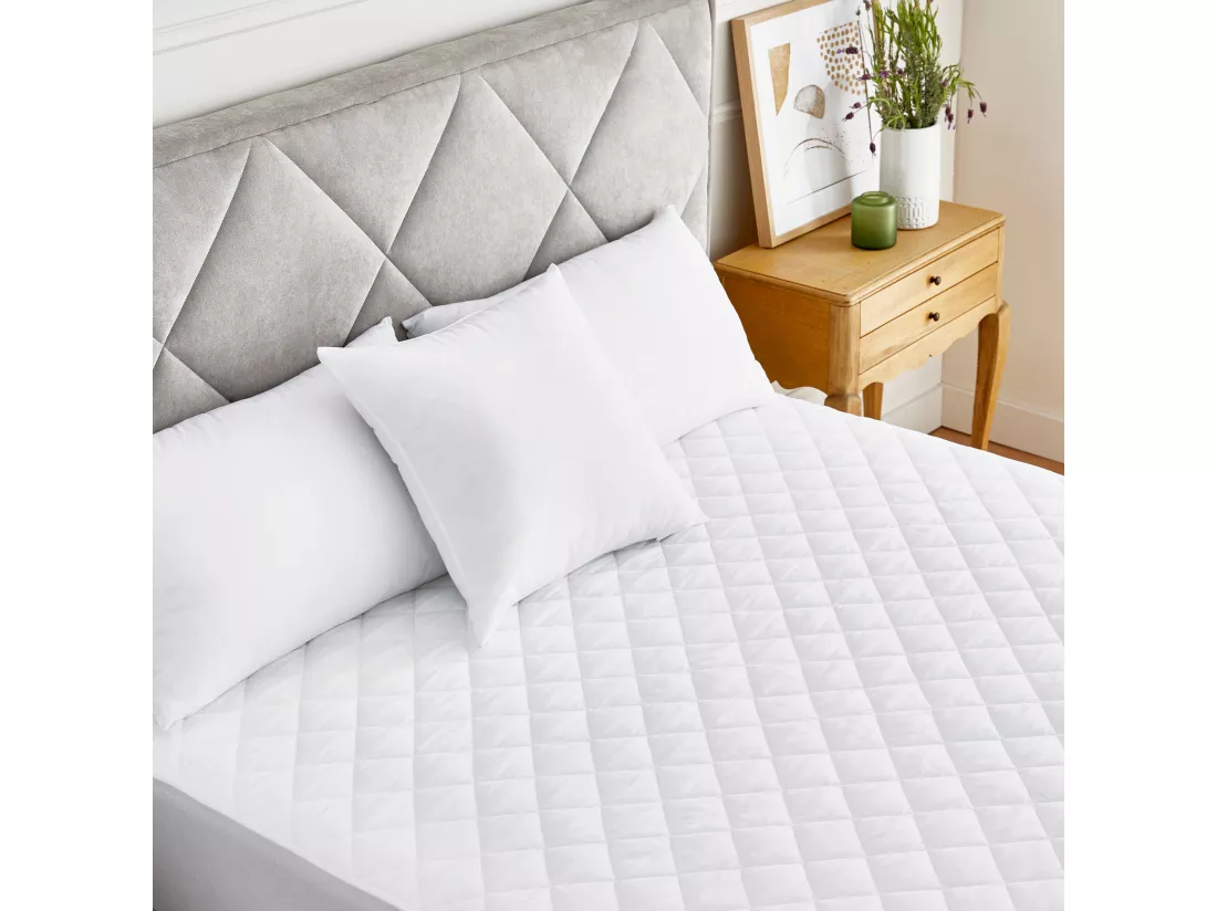Protège-matelas hypoallergénique avec rembourrage anti-fluide