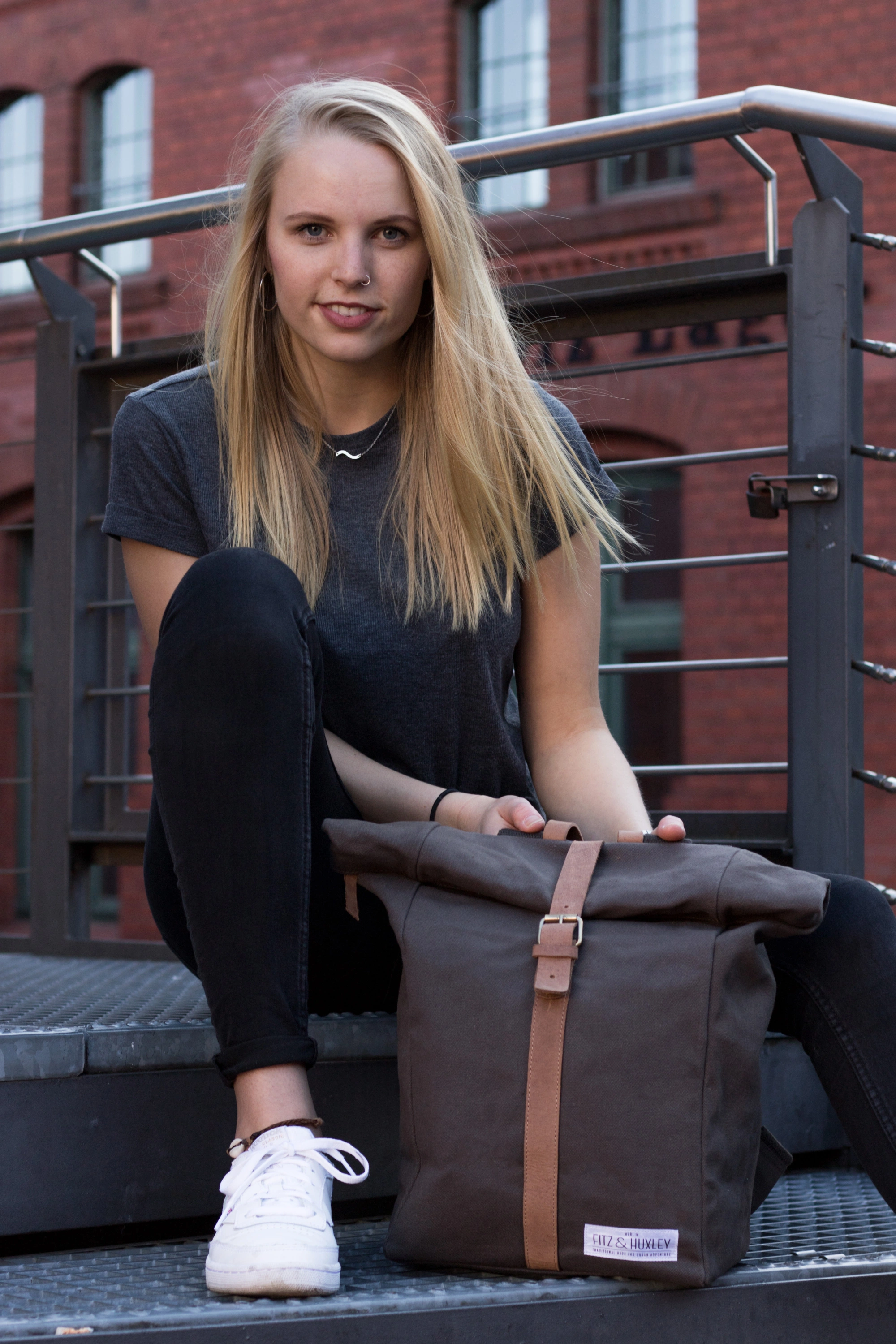 Fitz & Huxley Rolltop-Rucksack CONVEYOR (Typ: 12l, grau)