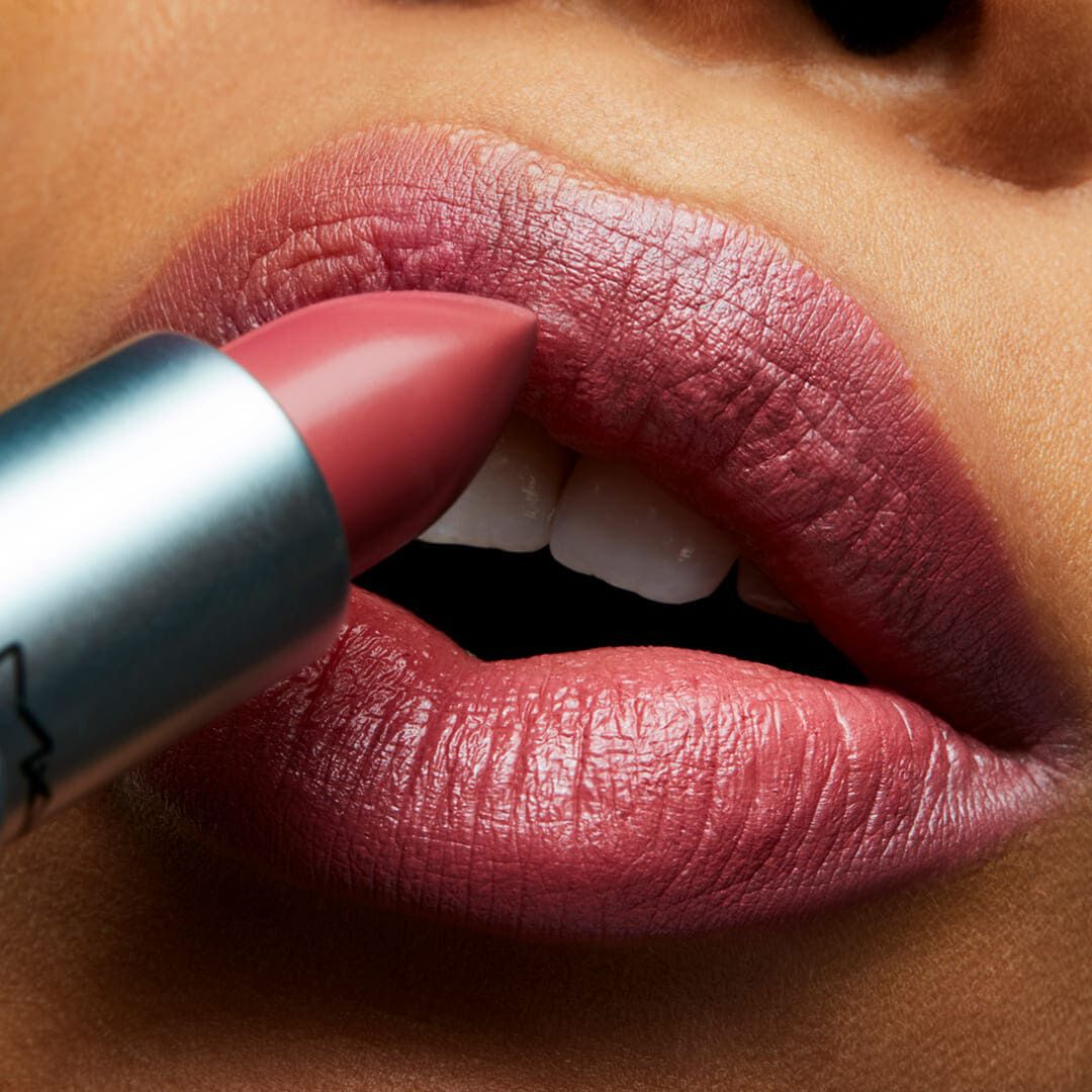 MAC SATIN LIPSTICK