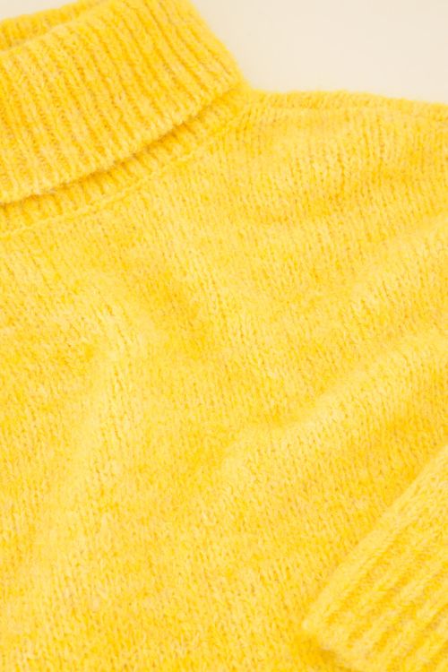 Gele wijde trui met turtleneck