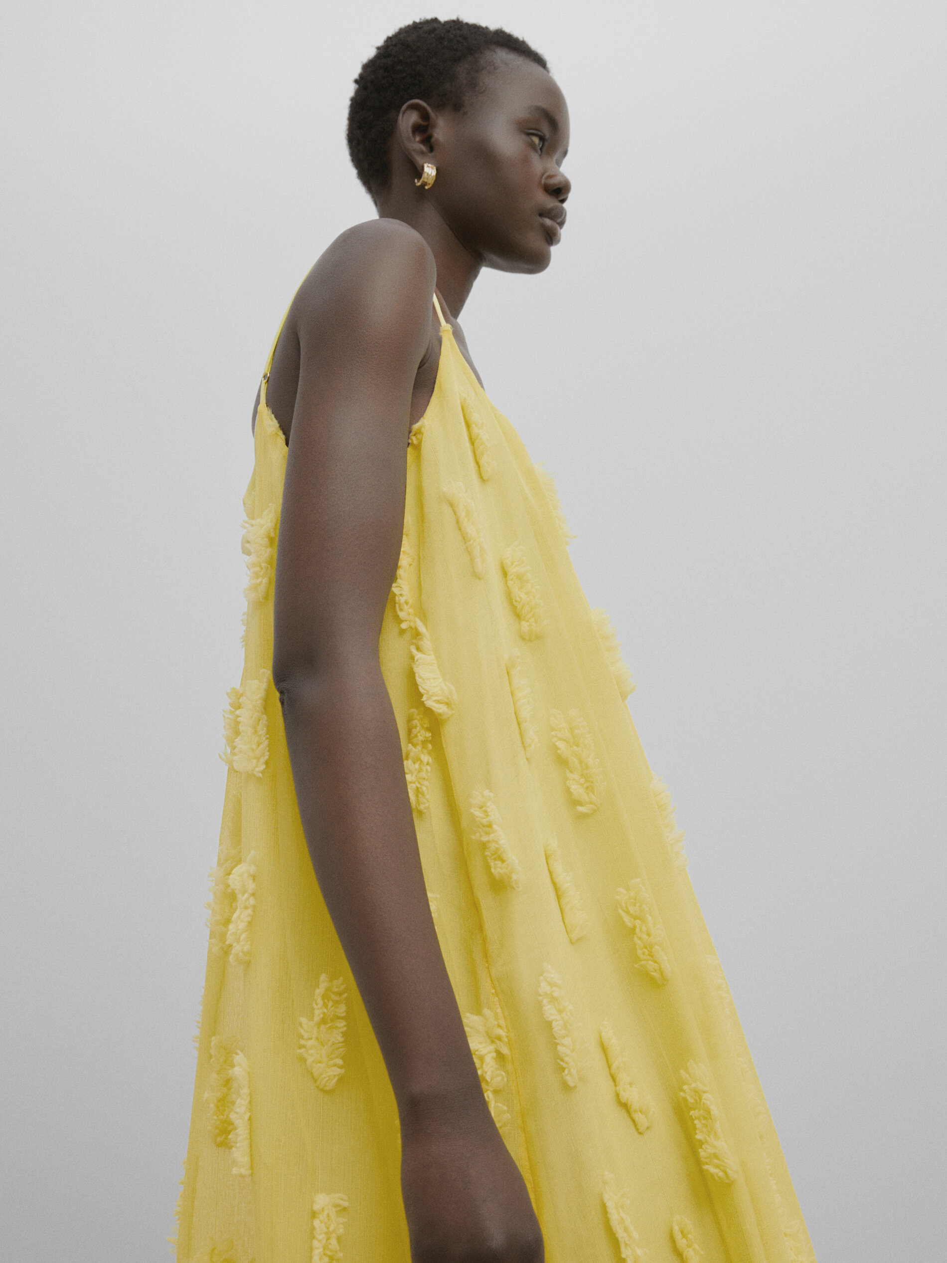 Vestido longo com estampa em relevo - Studio - AMARELO
