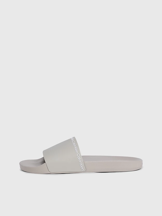 Chinelo com logotipo