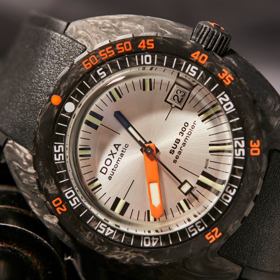 Doxa SUB 300 Carbon Searambler