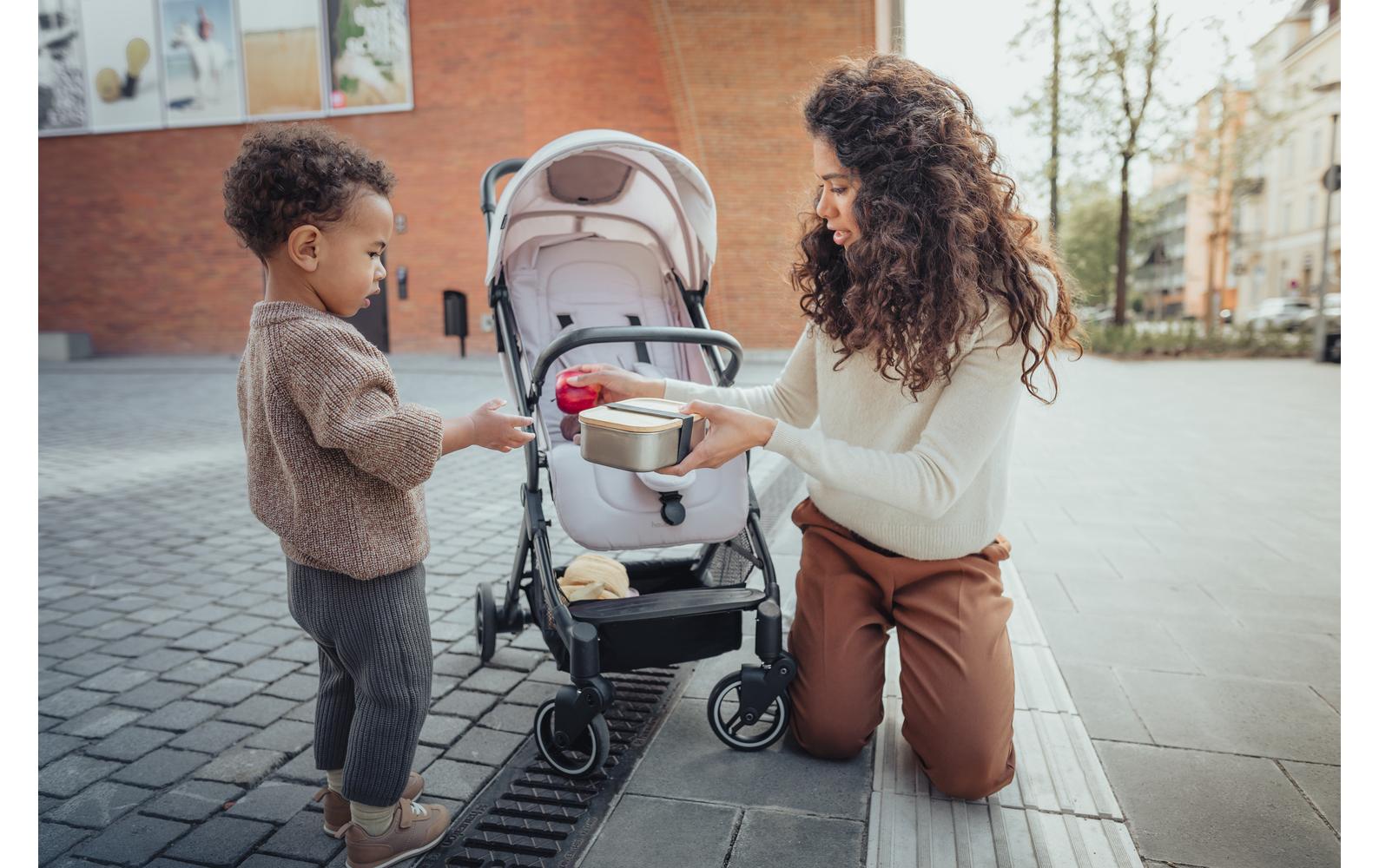 Buggy Travel N Care Schwarz<br>Handlicher, kompakt verstaubarer Kinderwagen