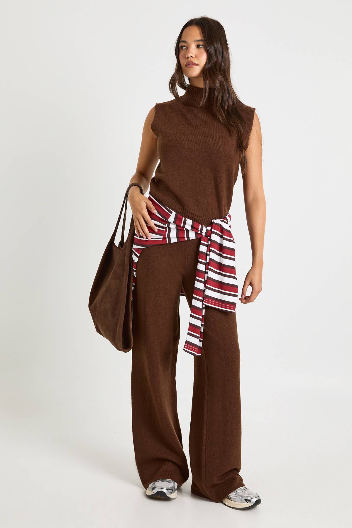 boohoo Ensemble Coordonné Débardeur Tricoté Ultra Doux À Col Fendu Et Pantalon Droit