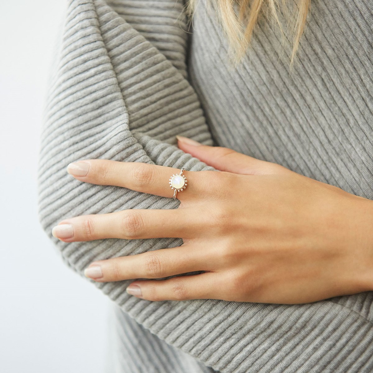 Bague Soleil et Pierre de Lune, Surya