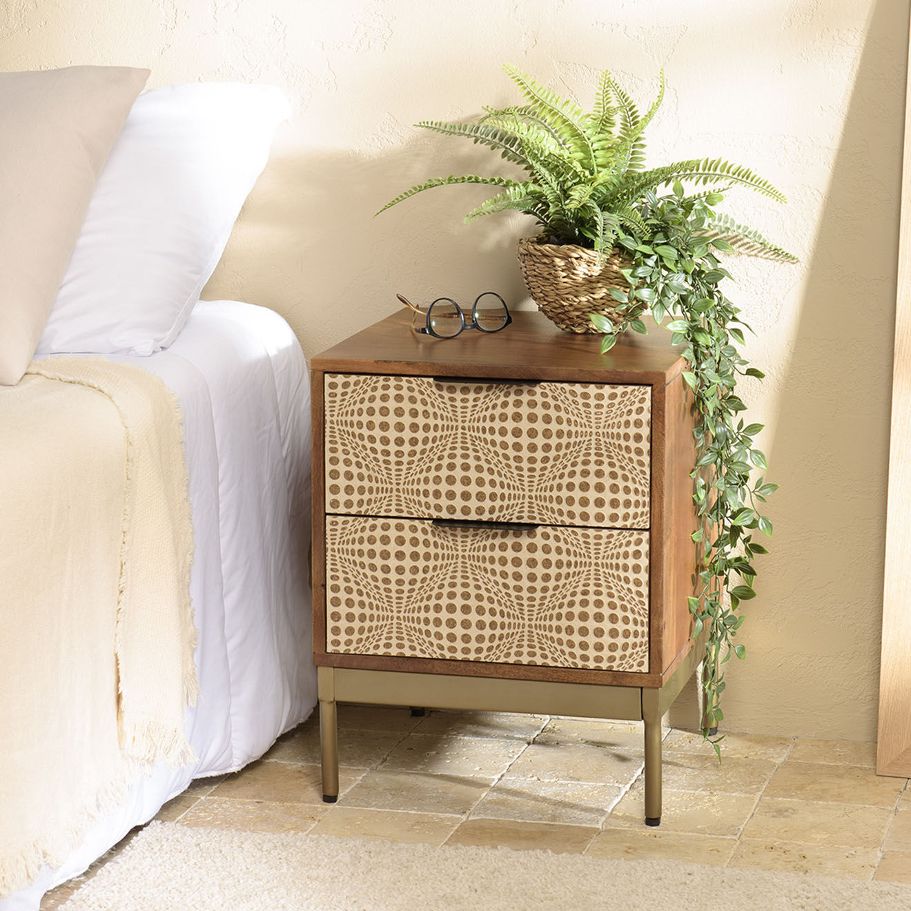 Macabane Chevet en bois de Manguier 2 tiroirs Alix marron - 46x45x42 cm