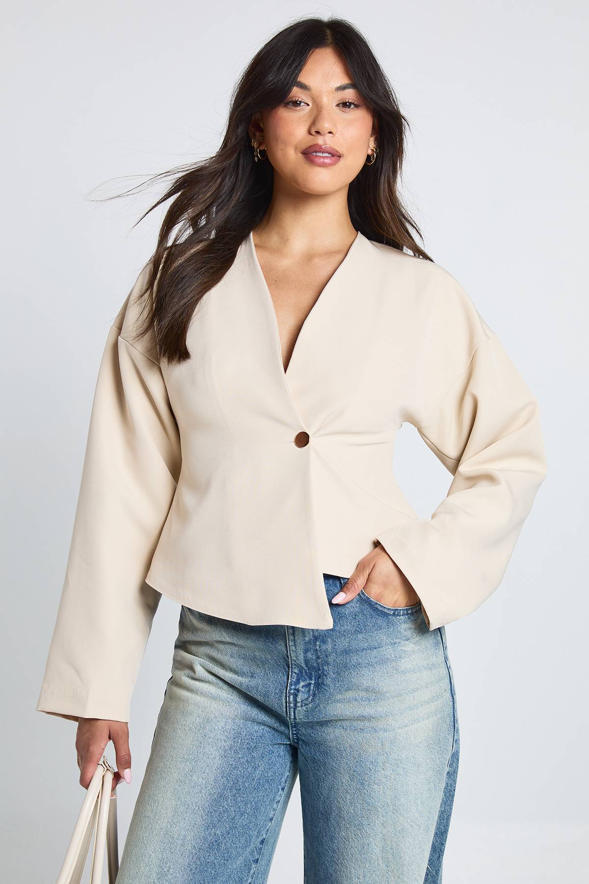 boohoo Haut drapé à manches longues avec boutons dorés