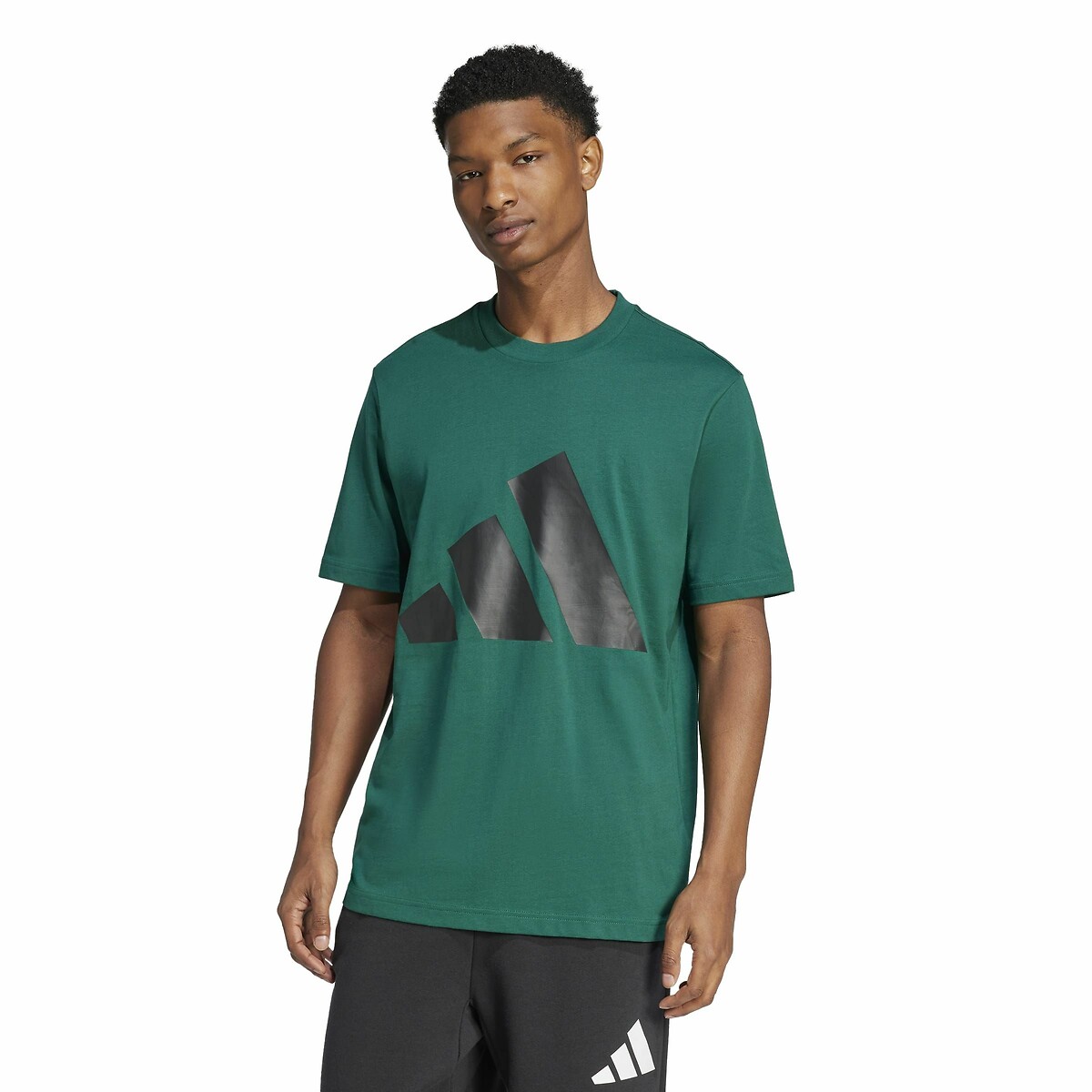 ADIDAS ROUPAS ESPORTIVAS<br>Camiseta com logo grande Essenciais