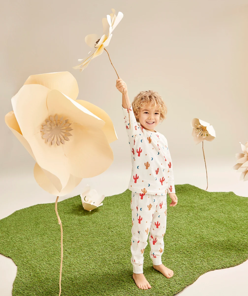PYJAMA GARÇON EN COTON BIO ÉCRU AVEC IMPRIMÉ CACTUS ET LUNE COLORÉ