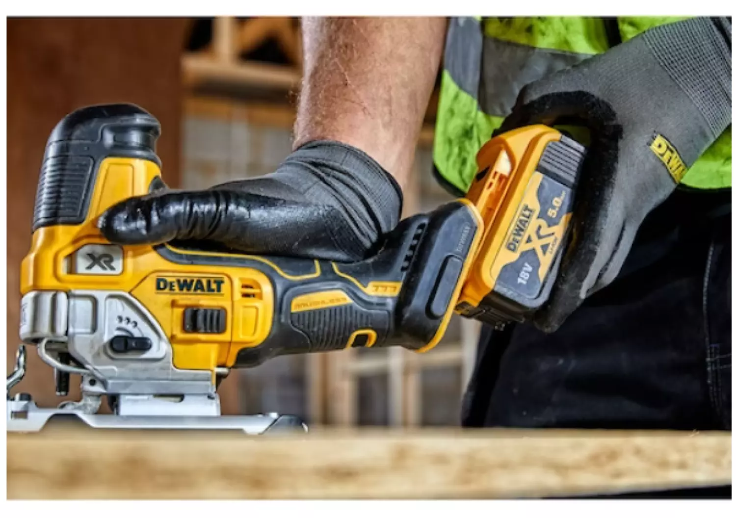 DeWALT DCS335P2 18V XR Li-Ion accu decoupeerzaag set (2x 5.0Ah accu) in TSTAK - T-greep - variabel - koolborstelloos