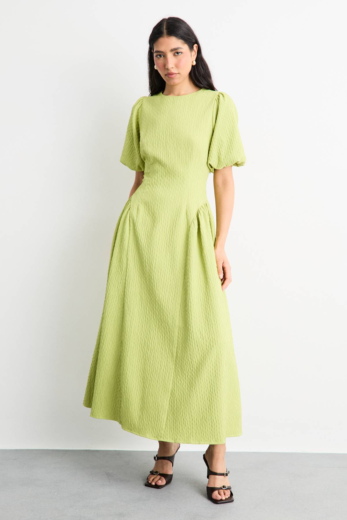 Warehouse Robe Midi Texturée À Manches Bouffantes Et Godets Latéraux