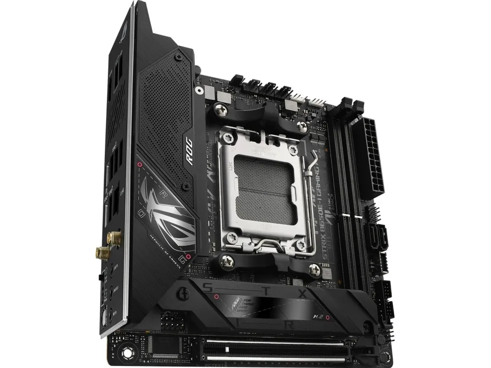 ASUS ROG Strix B650E-I Gaming WiFi - Bundkort - mini ITX - Socket AM5 - AMD B650 Chipset - USB-C 3.2 Gen 2x2, USB-C 3.2 Gen2, USB 3.2 Gen 2, USB 3.2 Gen 1 - 2.5 Gigabit LAN, Wi-Fi 6E - onboard grafik (CPU påkrævet) - HD Audio (8-kanaler)