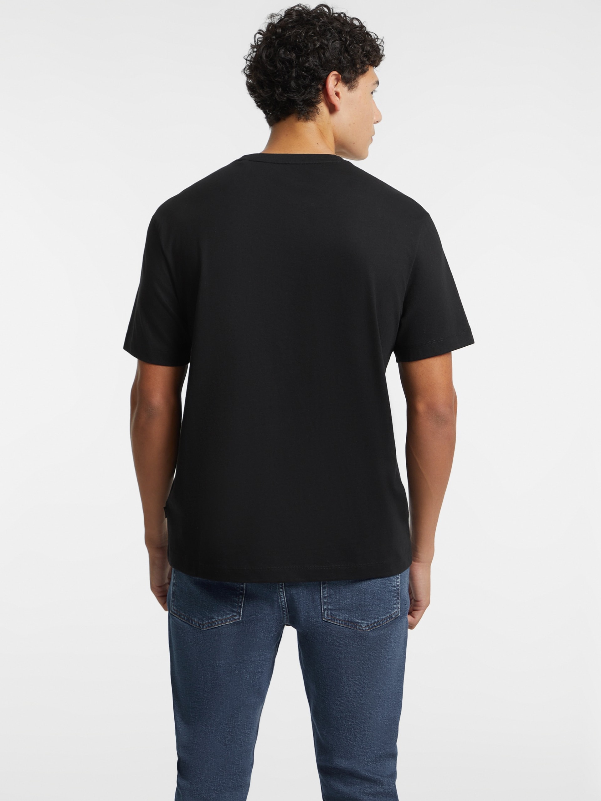 Camiseta com logo misto no peito