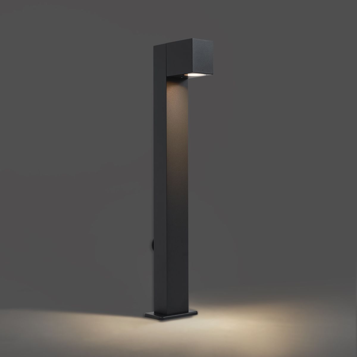 Moderne staande buitenlamp zwart 65cm met stopcontact IP44 - Baleno