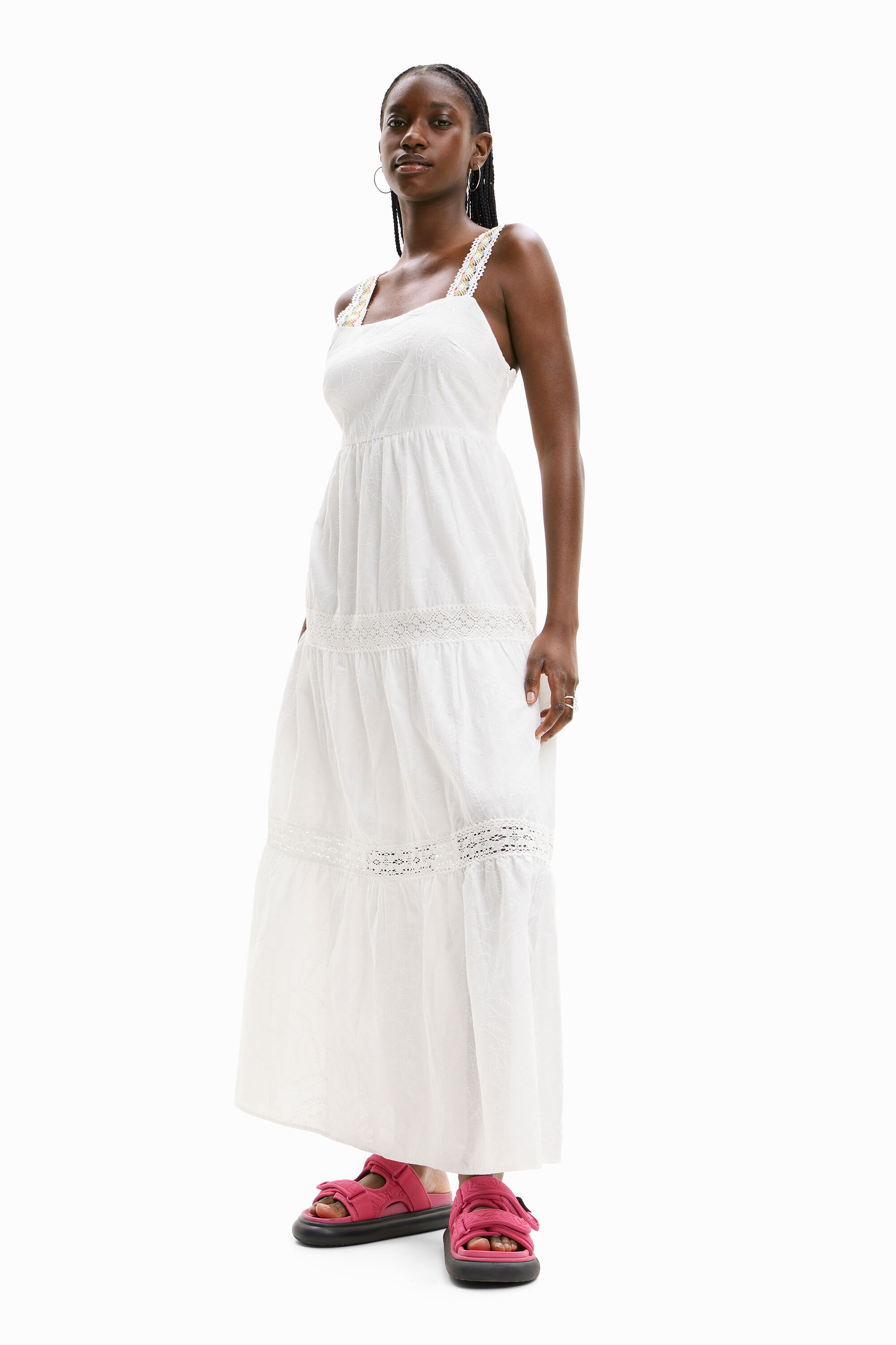 Robe longue bretelles broderie