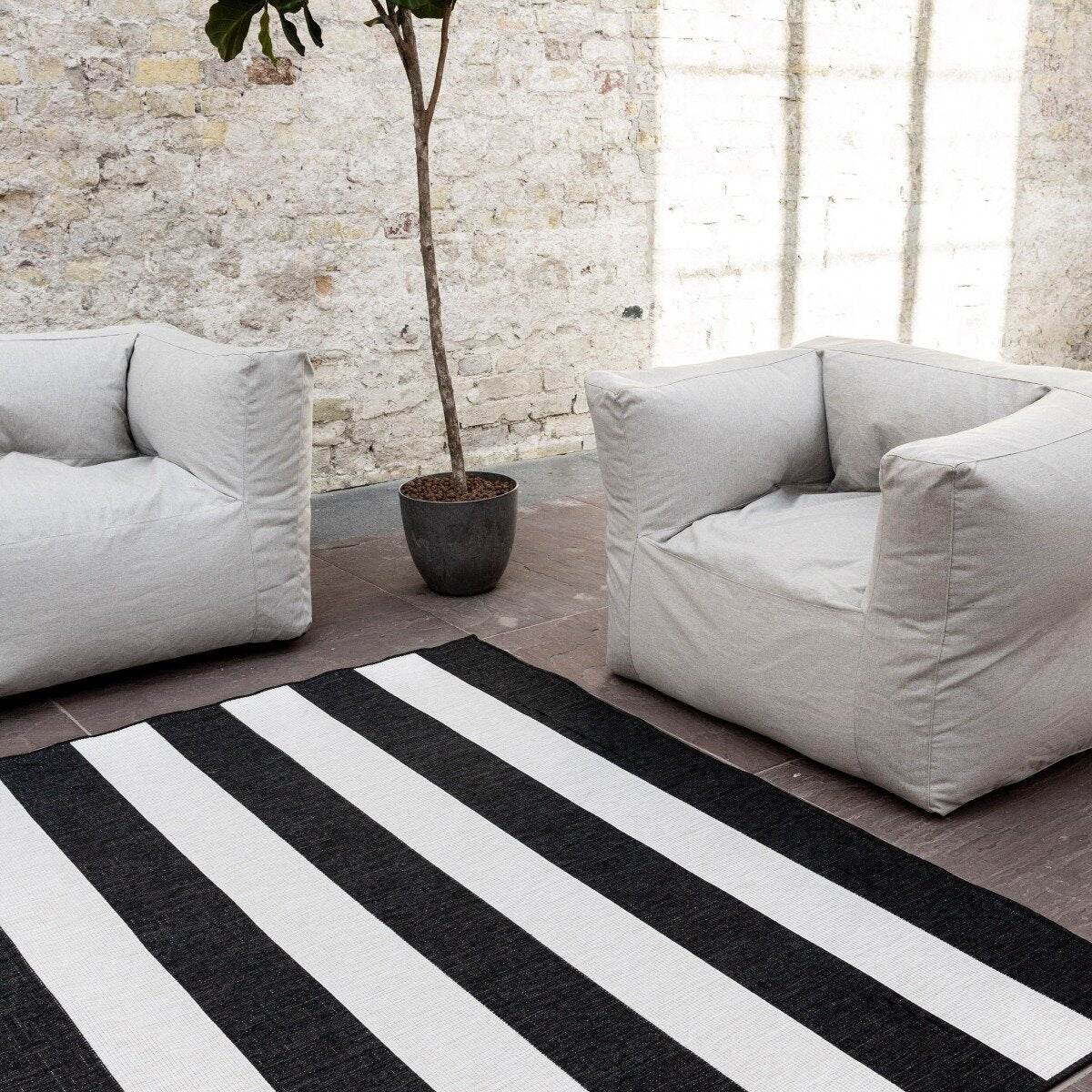 Eva Interior Buitenkleed Stripes zwart|wit dubbelzijdig - 240 x 340 cm