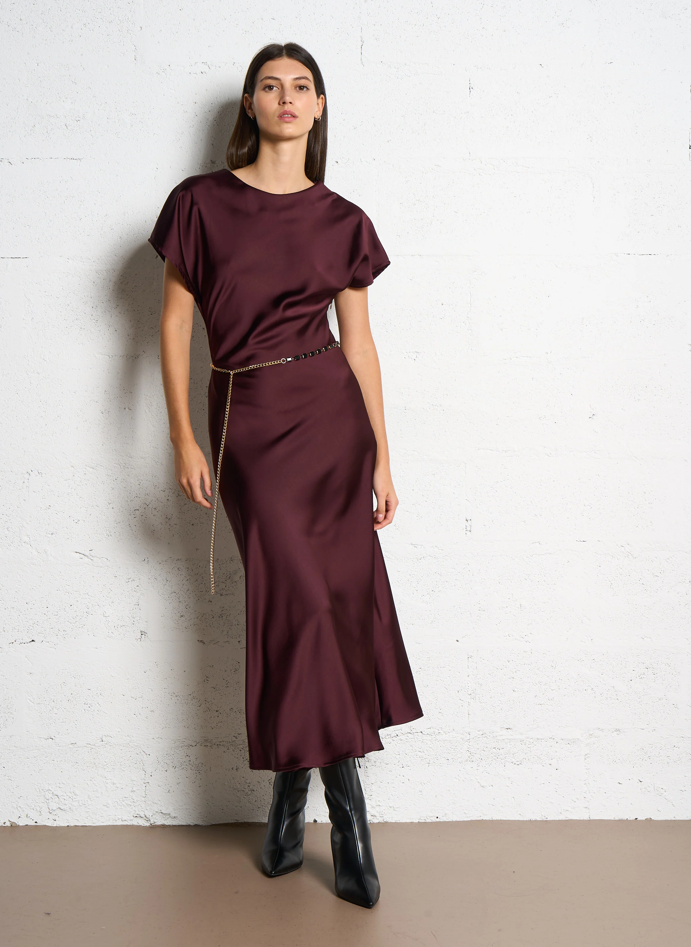 Robe longue cintrée à col rond | Rouge
