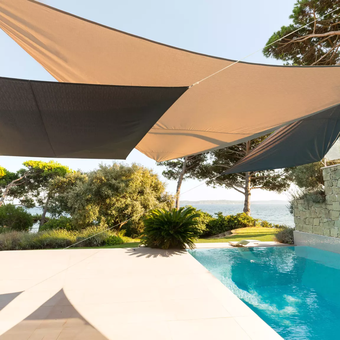 Voile d'ombrage Triangulaire (L4 m) Quito Luxe - Bronze