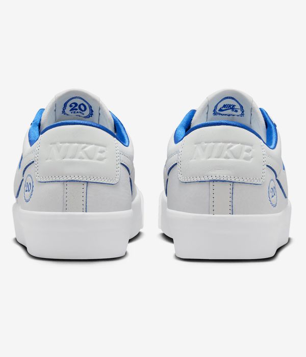 Nike SB Zoom Blazer Low Pro GT PRM Schuh (wummit white game royal)