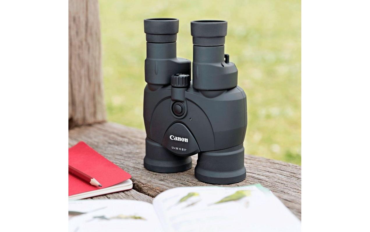 Fernglas 12x36 IS III<br>Leistungsstarkes und handliches Fernglas mit 12facher Vergrösserung und Bildstabilisator – ideal zur Vogelbeobachtung, für Sportveranstaltungen und auf Reisen