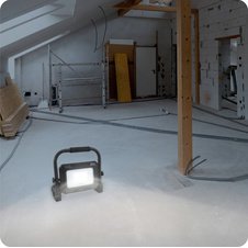 Projecteur de travail LED FL50 pour batteries 18V