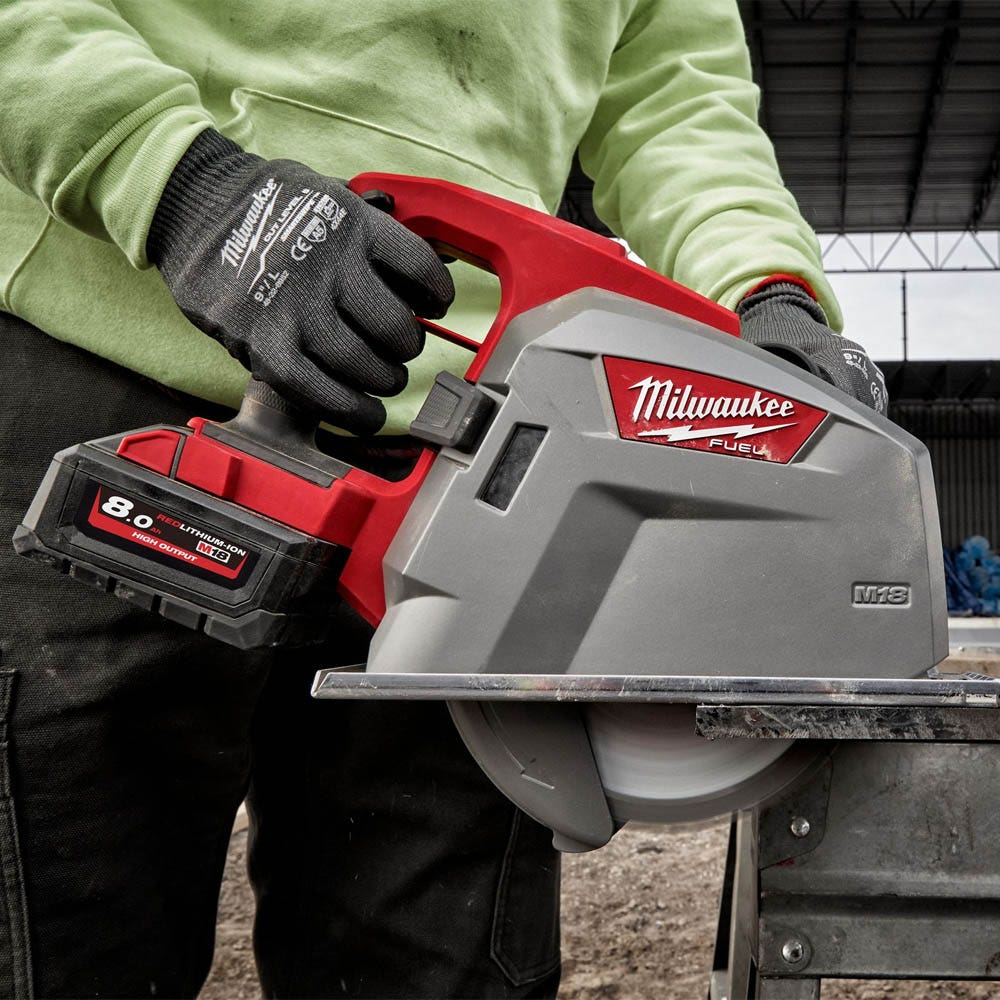 MILWAUKEE 18V FUEL™ 203mm Metal Cutting Circular Saw Skin M18FMCS66-0