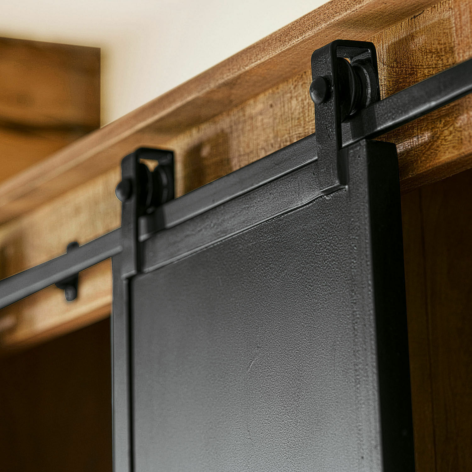 Schrank Luisant