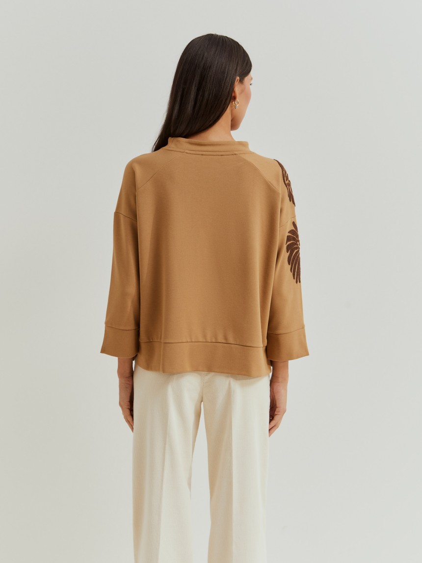 Camisola com bordado
